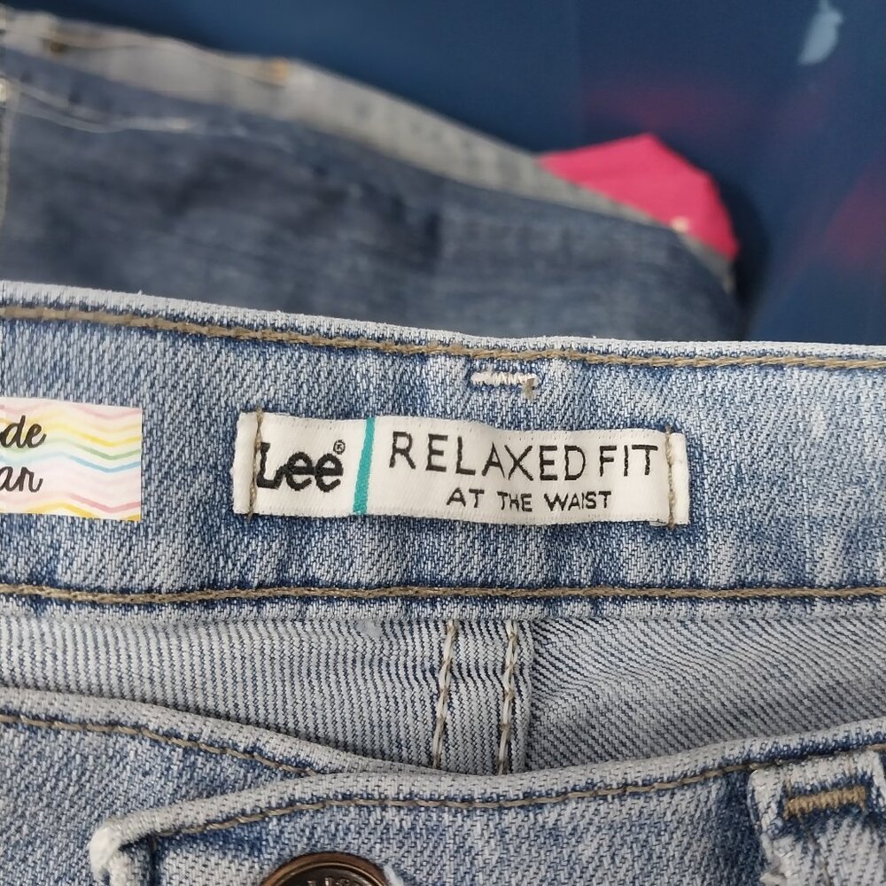 3324 Size 10p Lee Relax Fit At the Waist Upcycled Bleached Bell-Bottoms. - Picture 6 of 7